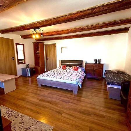 Apartman Velicka Vinaren Poprad Extérieur photo