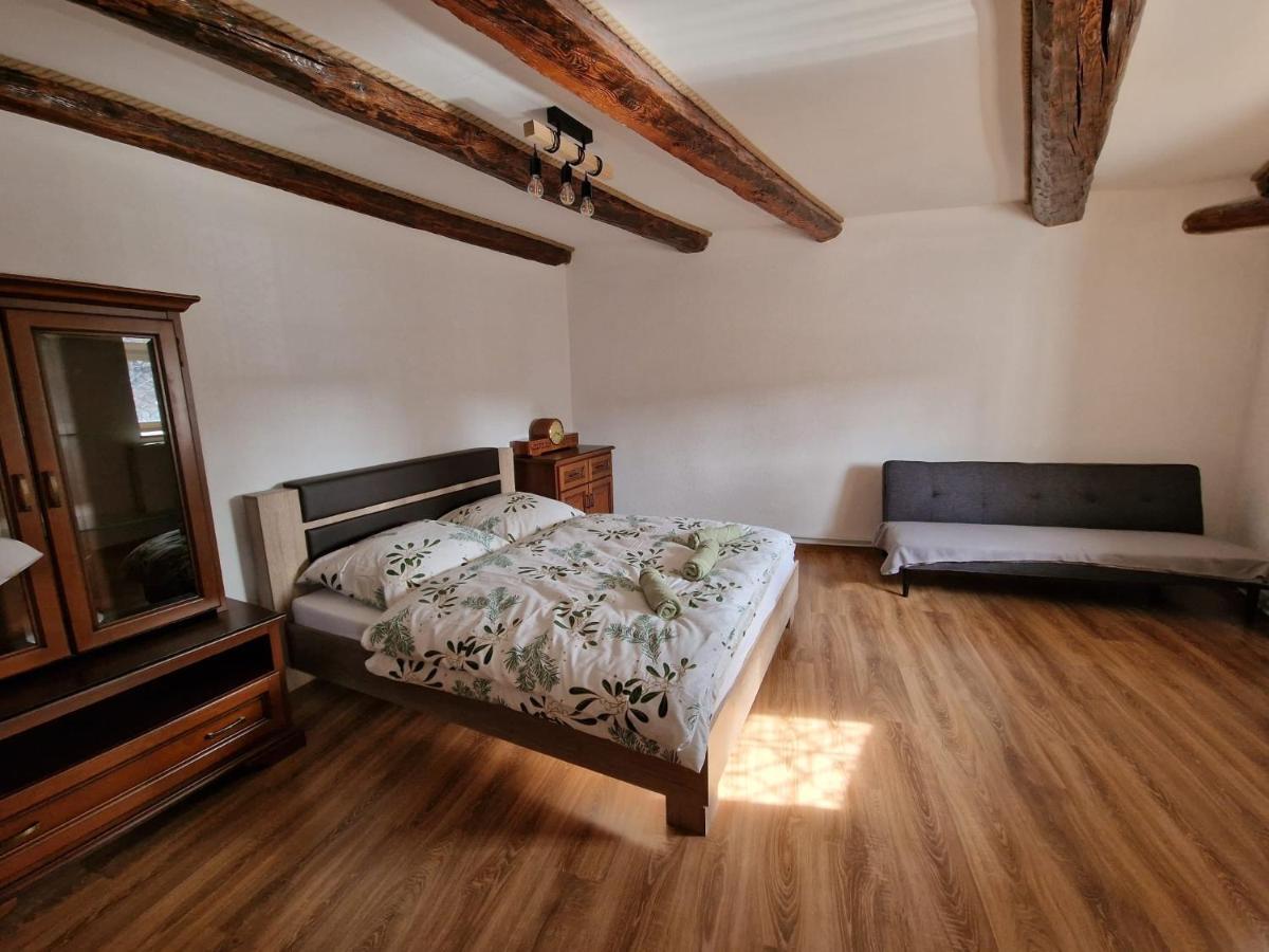 Apartman Velicka Vinaren Poprad Extérieur photo