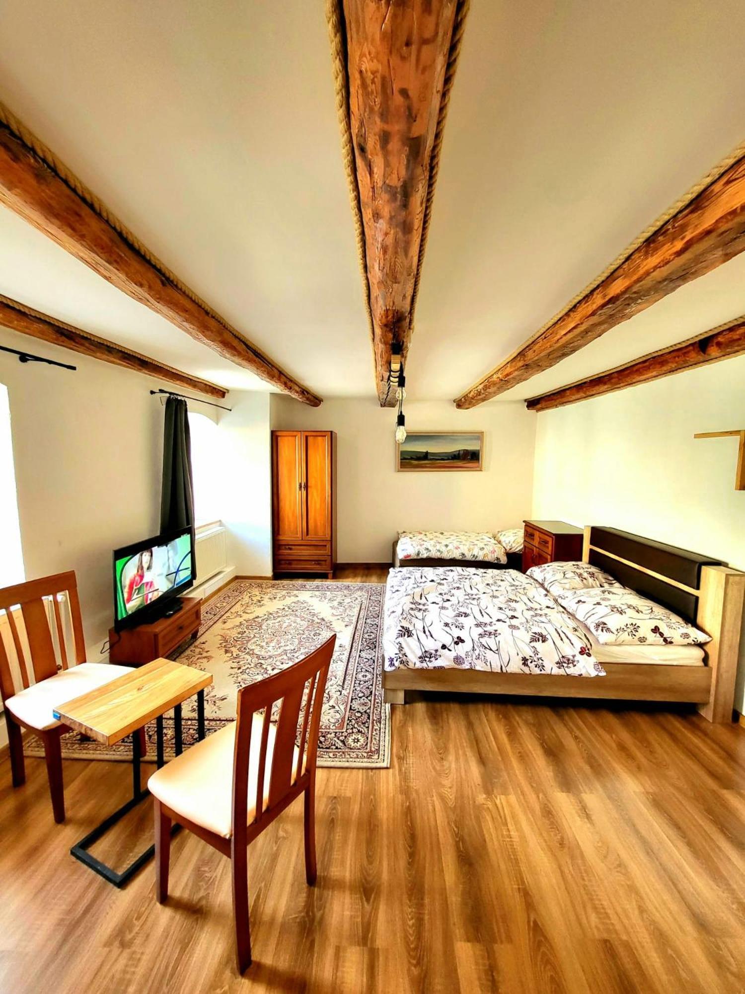 Apartman Velicka Vinaren Poprad Extérieur photo