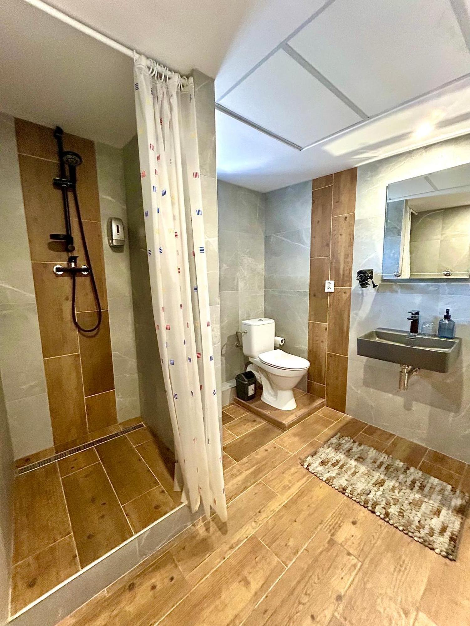 Apartman Velicka Vinaren Poprad Extérieur photo